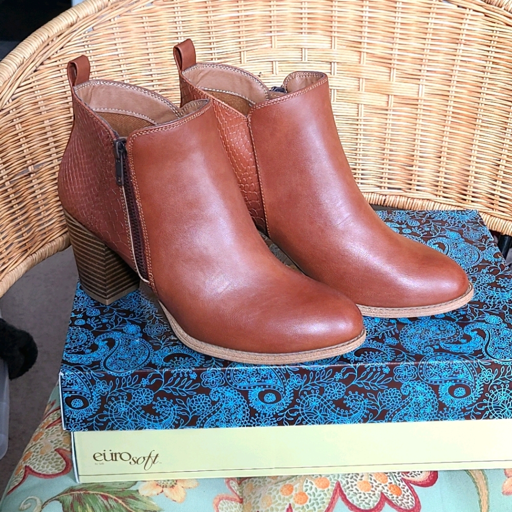 Women's booties